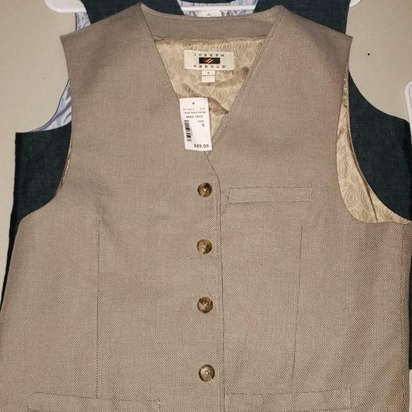 Men's Vest - Picture 2 of 3